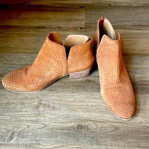 Susina Carmel Ankle Booties